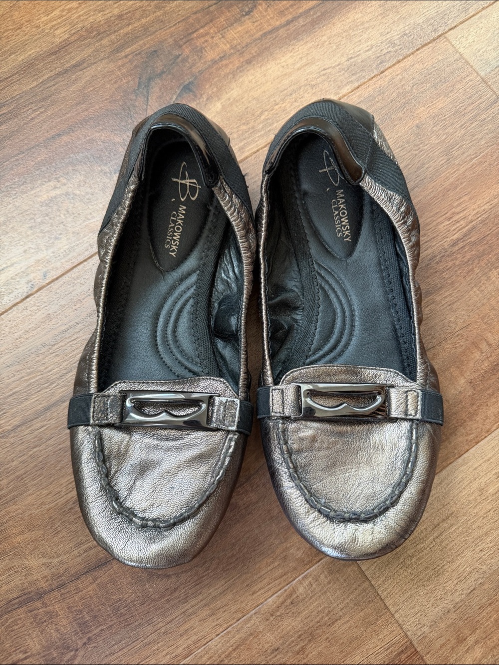 B. Makowsky “Wynne” Metallic Pewter Flats